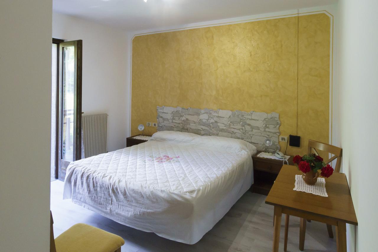 Albergo Roncone Eksteriør billede