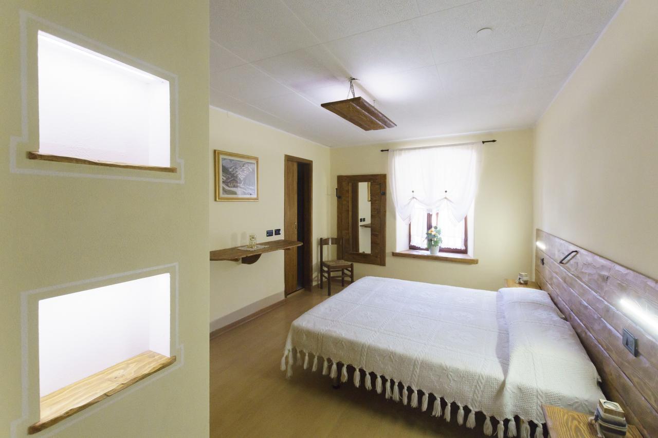 Albergo Roncone Eksteriør billede
