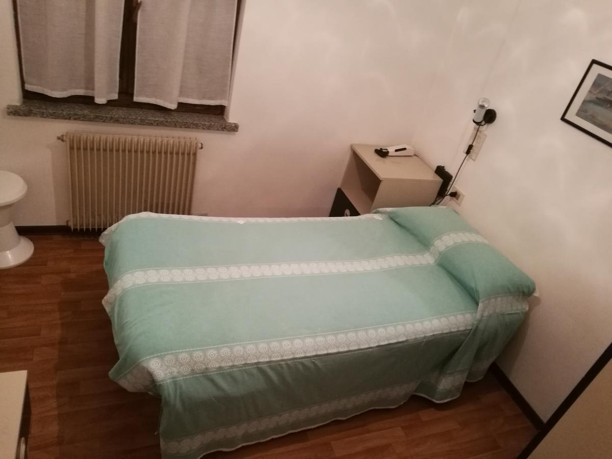 Albergo Roncone Eksteriør billede