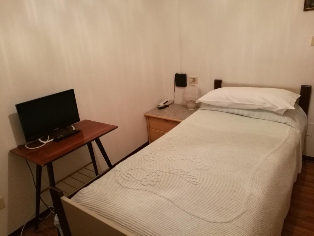 Albergo Roncone Eksteriør billede