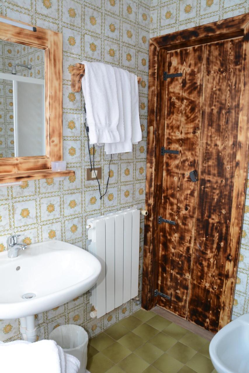 Albergo Roncone Eksteriør billede