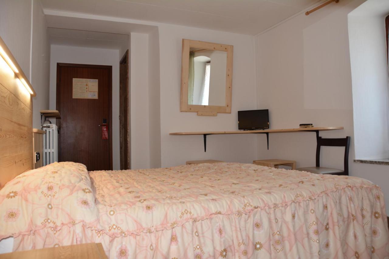 Albergo Roncone Eksteriør billede
